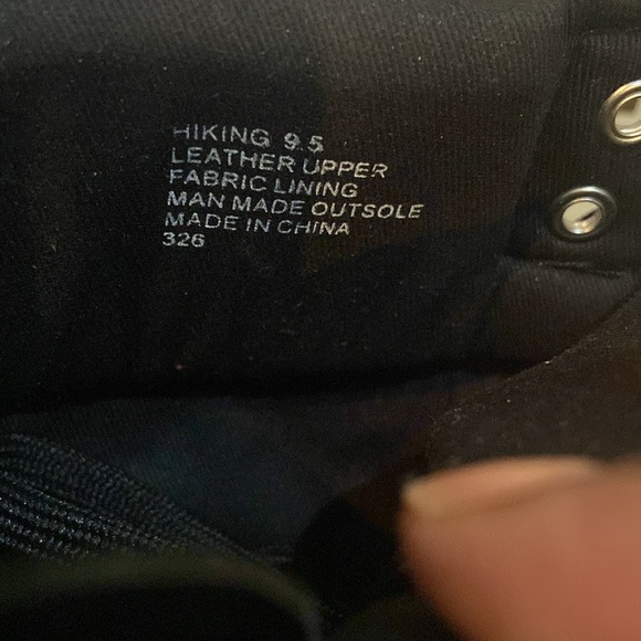 Hiking boots - Picture 4 of 7